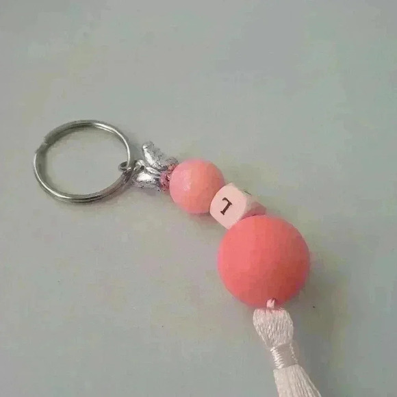 Keychain  "L" - Picture 2 of 3